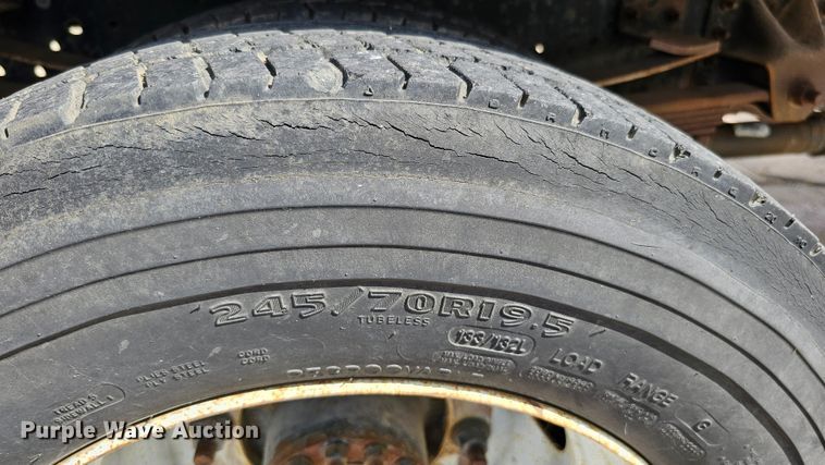 image for item DQ0212 2005 GMC C6500  flatbed truck