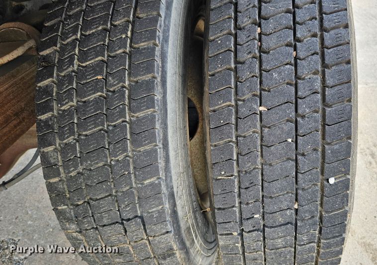 image for item DQ0212 2005 GMC C6500  flatbed truck