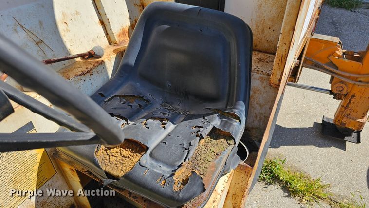 image for item DQ0214 1980 Drott 3330  crane