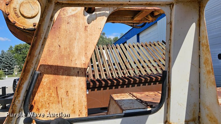 image for item DQ0214 1980 Drott 3330  crane