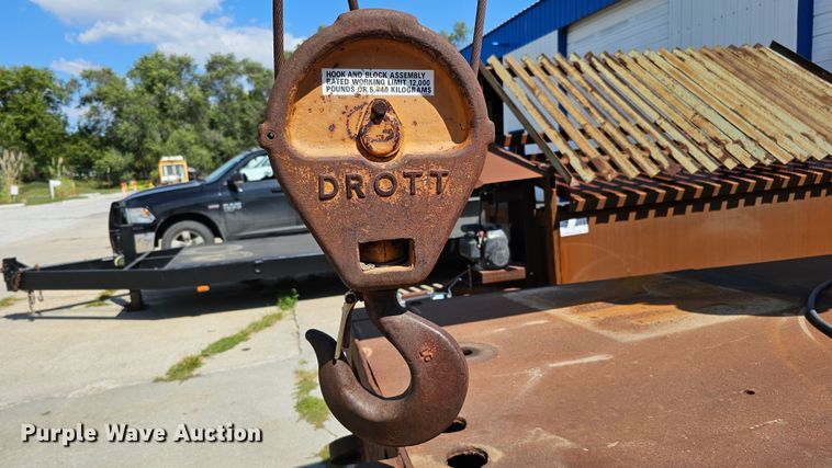 image for item DQ0214 1980 Drott 3330  crane
