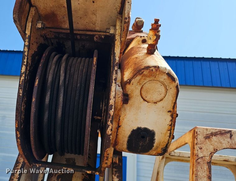 image for item DQ0214 1980 Drott 3330  crane