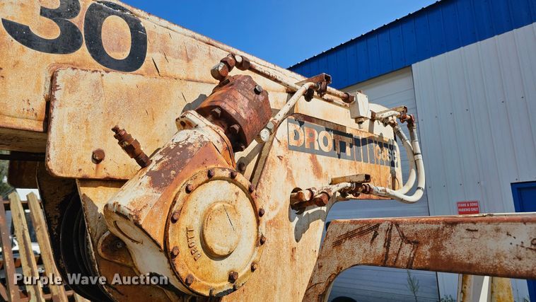 image for item DQ0214 1980 Drott 3330  crane