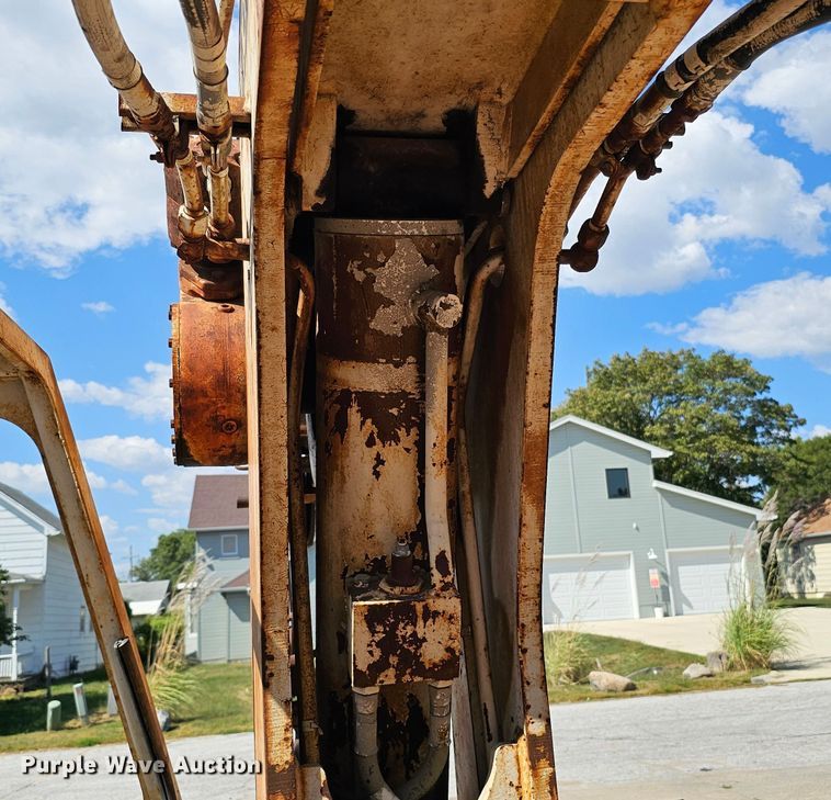 image for item DQ0214 1980 Drott 3330  crane