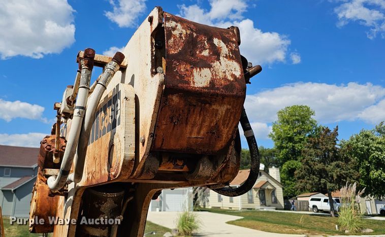 image for item DQ0214 1980 Drott 3330  crane