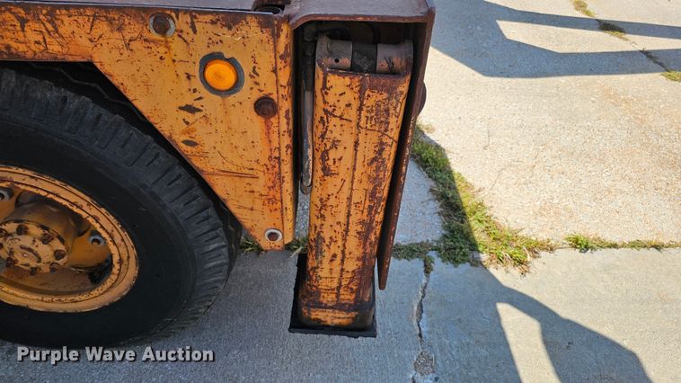 image for item DQ0214 1980 Drott 3330  crane