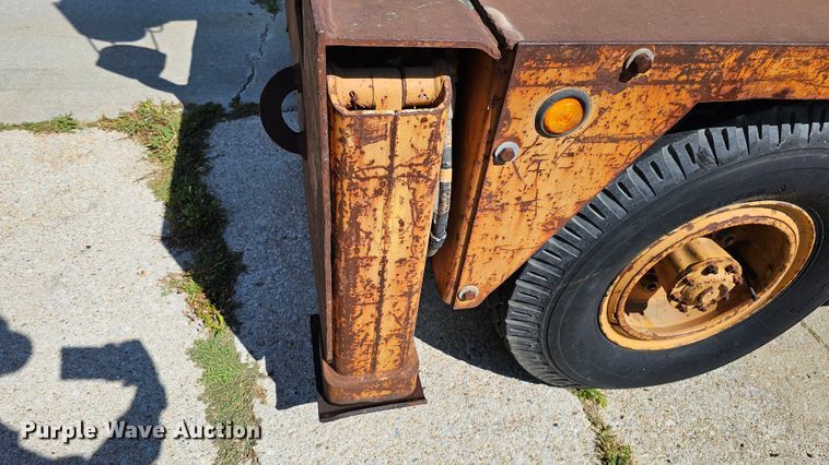 image for item DQ0214 1980 Drott 3330  crane