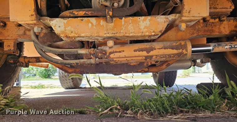 image for item DQ0214 1980 Drott 3330  crane