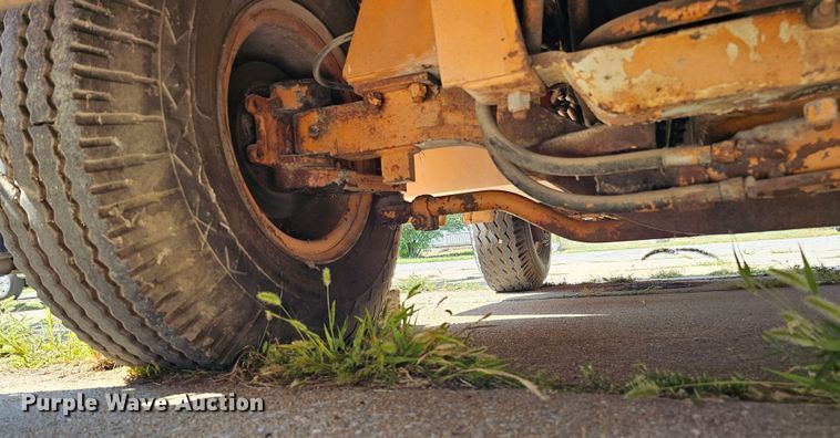 image for item DQ0214 1980 Drott 3330  crane