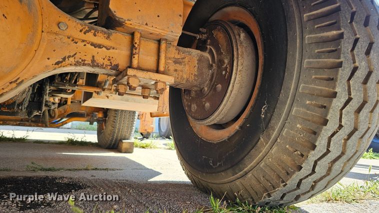 image for item DQ0214 1980 Drott 3330  crane