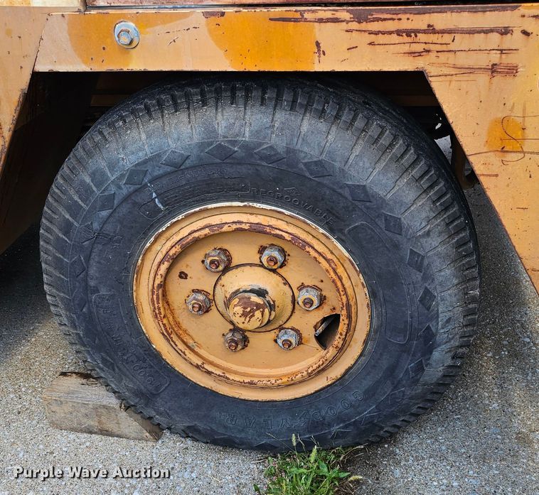 image for item DQ0214 1980 Drott 3330  crane