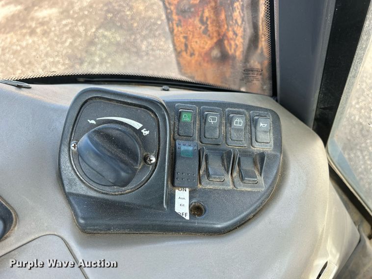 image for item DQ0916 2010 Case 580 Super M  backhoe