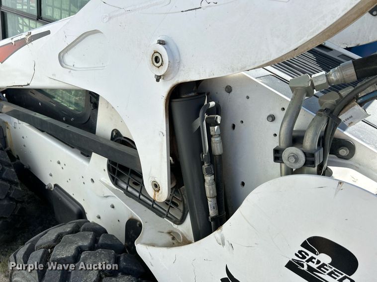 image for item DQ0917 2019 Bobcat S740  skid steer loader