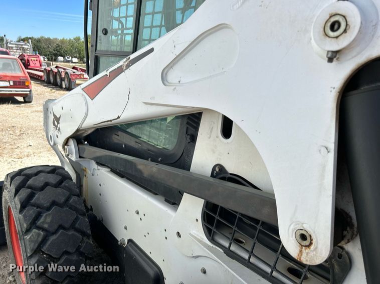 image for item DQ0917 2019 Bobcat S740  skid steer loader