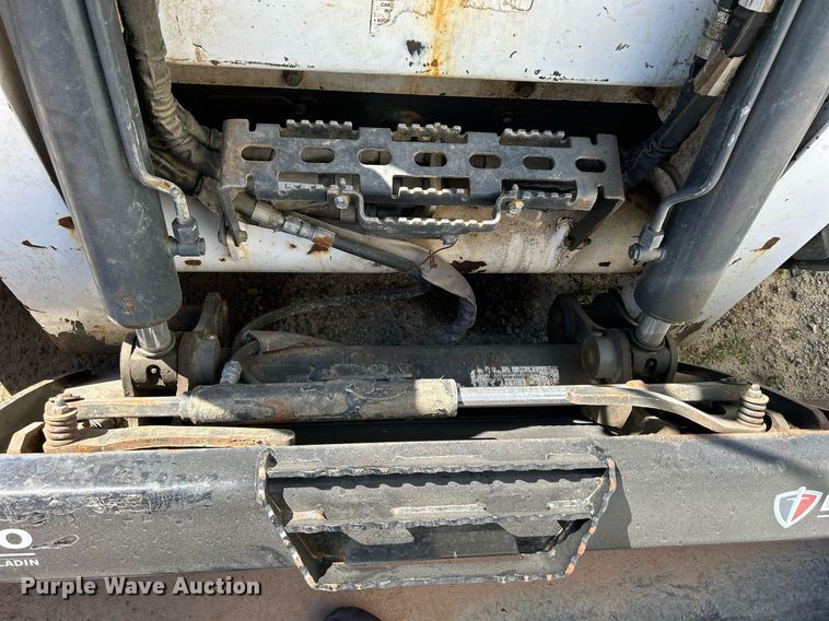 image for item DQ0917 2019 Bobcat S740  skid steer loader