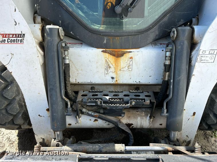 image for item DQ0917 2019 Bobcat S740  skid steer loader