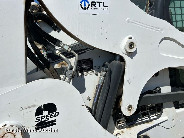 image for item DQ0917 2019 Bobcat S740  skid steer loader