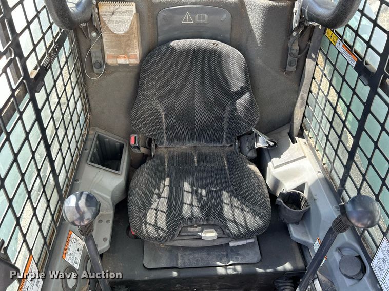 image for item DQ0917 2019 Bobcat S740  skid steer loader