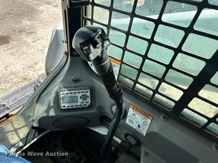 image for item DQ0917 2019 Bobcat S740  skid steer loader