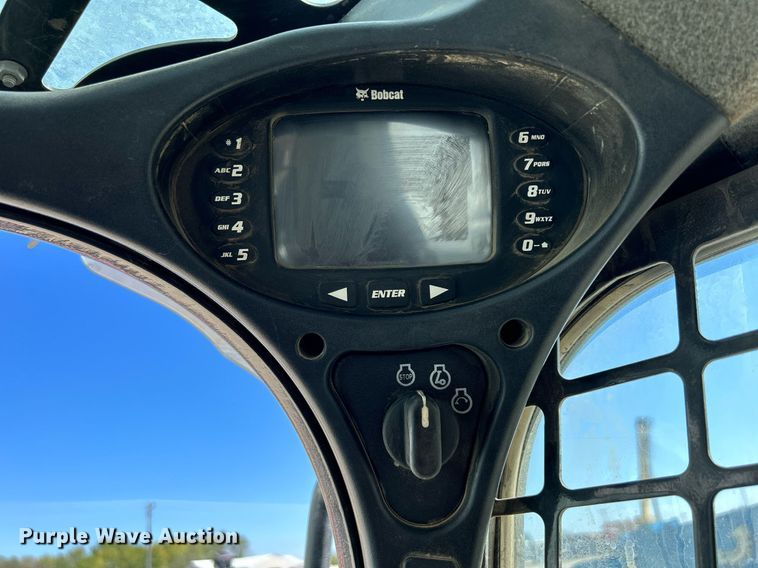 image for item DQ0917 2019 Bobcat S740  skid steer loader