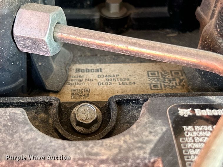 image for item DQ0917 2019 Bobcat S740  skid steer loader