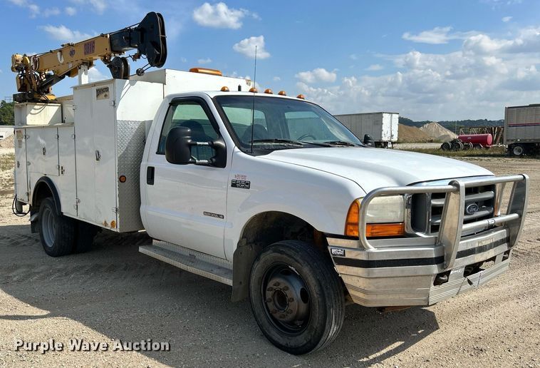image for item DQ0946 2001 Ford F550 XL Super Duty  utility / service truck