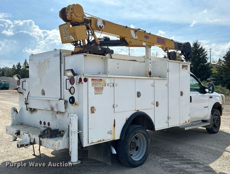 image for item DQ0946 2001 Ford F550 XL Super Duty  utility / service truck