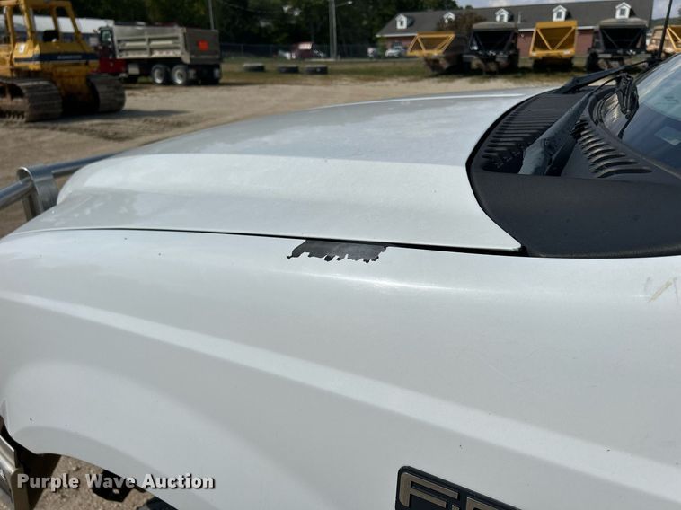 image for item DQ0946 2001 Ford F550 XL Super Duty  utility / service truck