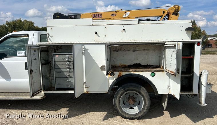 image for item DQ0946 2001 Ford F550 XL Super Duty  utility / service truck