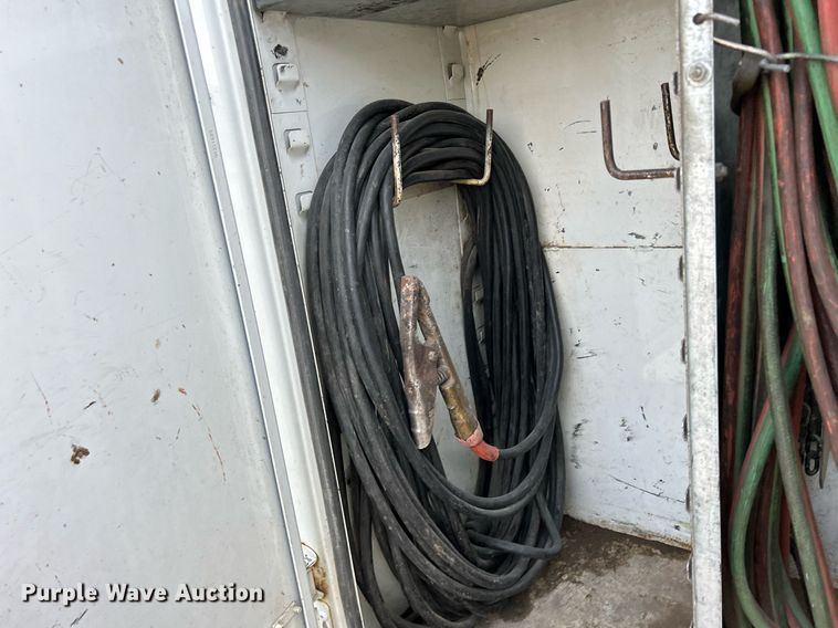 image for item DQ0946 2001 Ford F550 XL Super Duty  utility / service truck