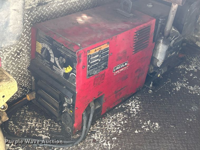 image for item DQ0946 2001 Ford F550 XL Super Duty  utility / service truck