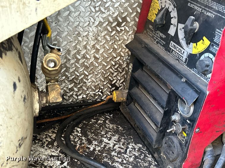 image for item DQ0946 2001 Ford F550 XL Super Duty  utility / service truck