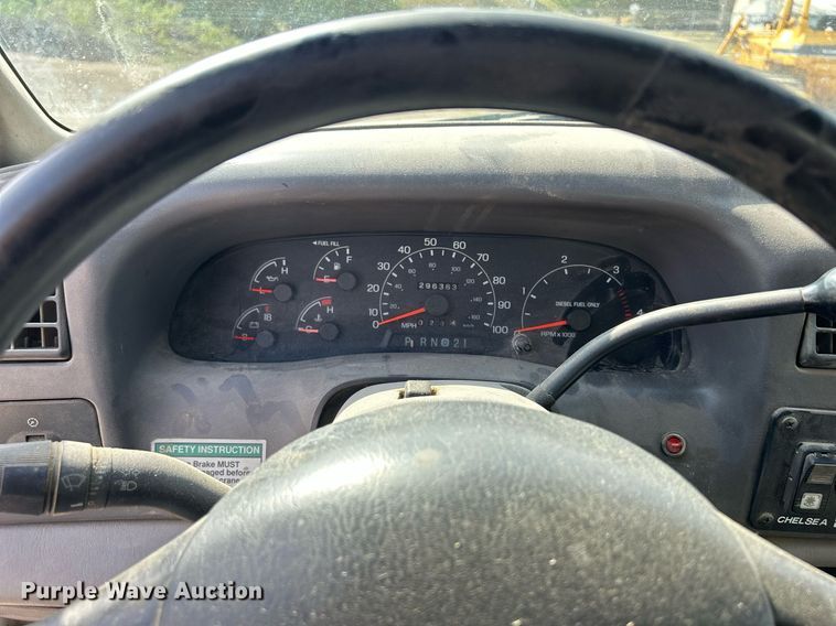 image for item DQ0946 2001 Ford F550 XL Super Duty  utility / service truck