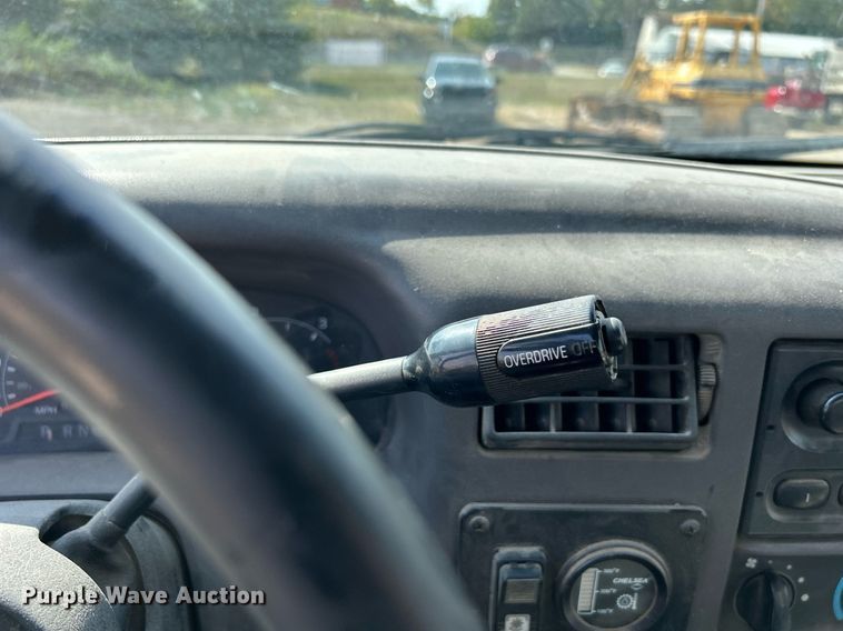 image for item DQ0946 2001 Ford F550 XL Super Duty  utility / service truck