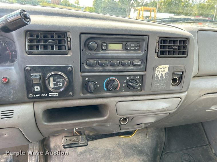 image for item DQ0946 2001 Ford F550 XL Super Duty  utility / service truck