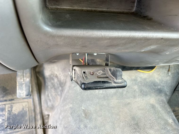 image for item DQ0946 2001 Ford F550 XL Super Duty  utility / service truck