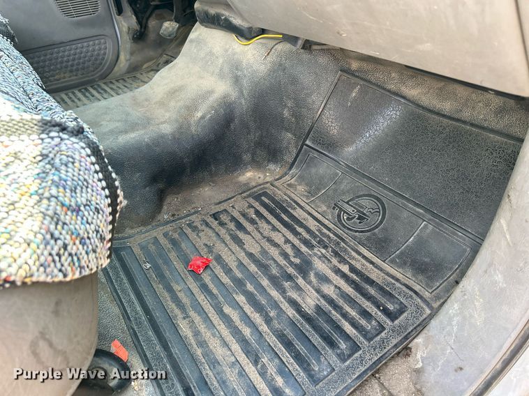 image for item DQ0946 2001 Ford F550 XL Super Duty  utility / service truck