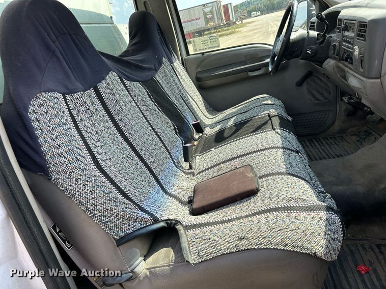 image for item DQ0946 2001 Ford F550 XL Super Duty  utility / service truck