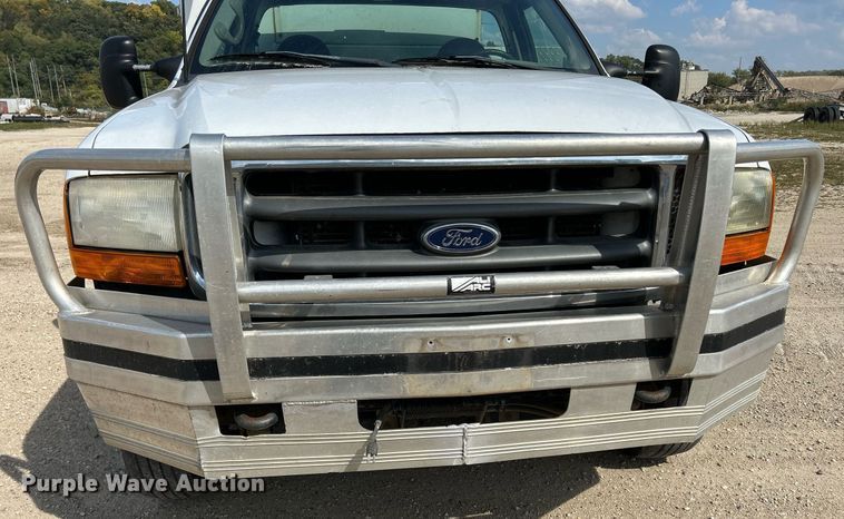 image for item DQ0946 2001 Ford F550 XL Super Duty  utility / service truck
