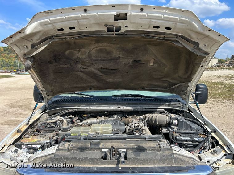 image for item DQ0946 2001 Ford F550 XL Super Duty  utility / service truck