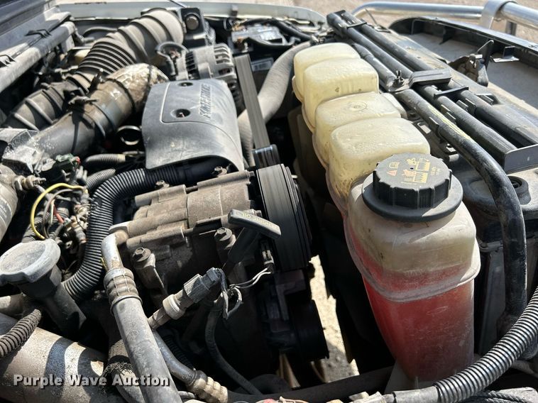 image for item DQ0946 2001 Ford F550 XL Super Duty  utility / service truck