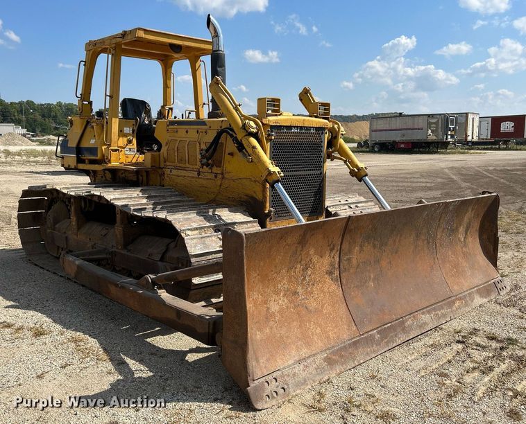 image for item DQ0947 1989 Komatsu D68P-1  dozer