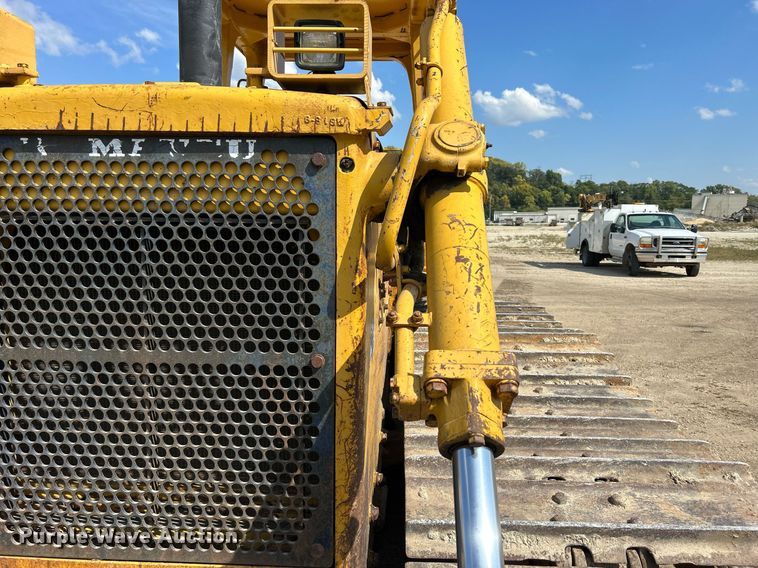 image for item DQ0947 1989 Komatsu D68P-1  dozer