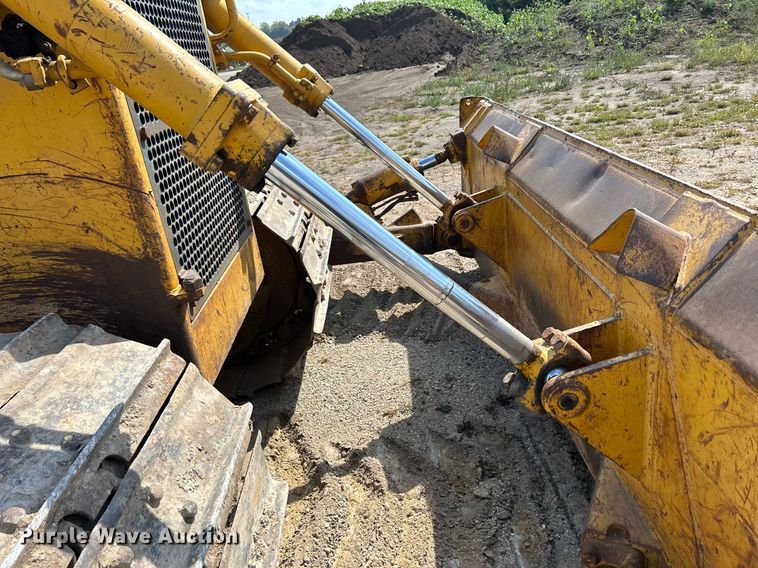 image for item DQ0947 1989 Komatsu D68P-1  dozer
