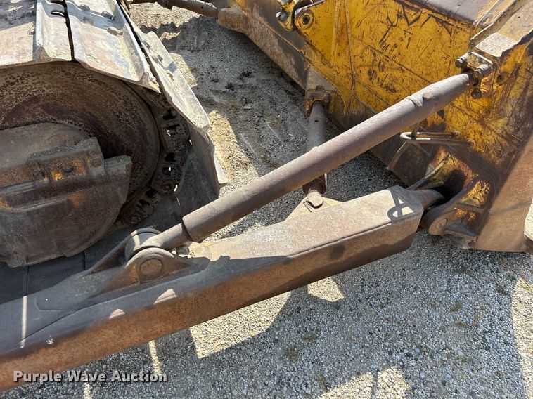 image for item DQ0947 1989 Komatsu D68P-1  dozer