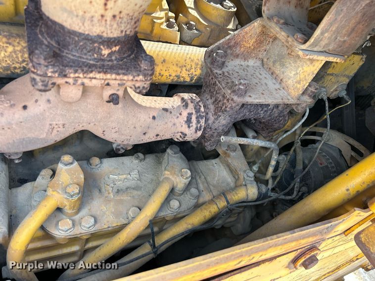 image for item DQ0947 1989 Komatsu D68P-1  dozer