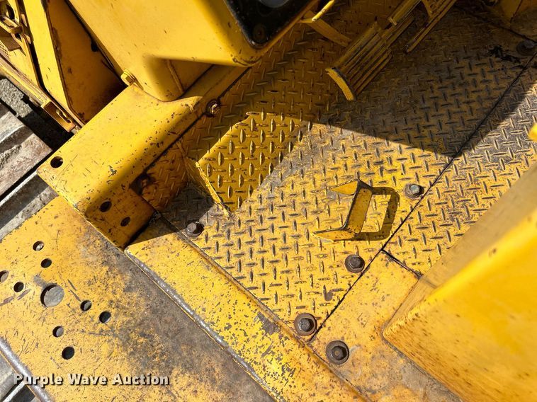 image for item DQ0947 1989 Komatsu D68P-1  dozer