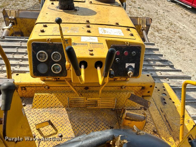 image for item DQ0947 1989 Komatsu D68P-1  dozer