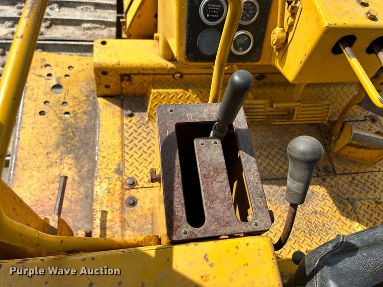 image for item DQ0947 1989 Komatsu D68P-1  dozer