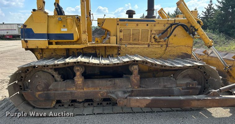 image for item DQ0947 1989 Komatsu D68P-1  dozer